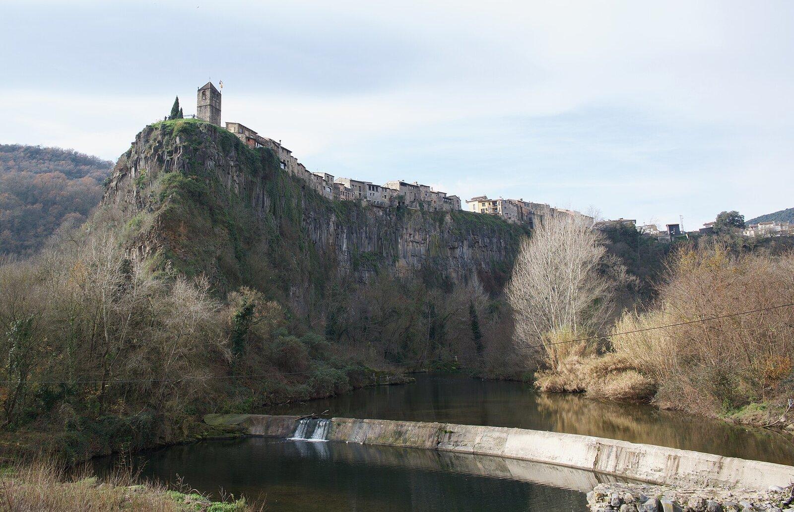Castellfollit de la Roca cliff Garrotxa